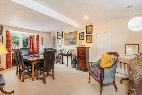 undefined, Church Street, Henley-On-Thames RG9