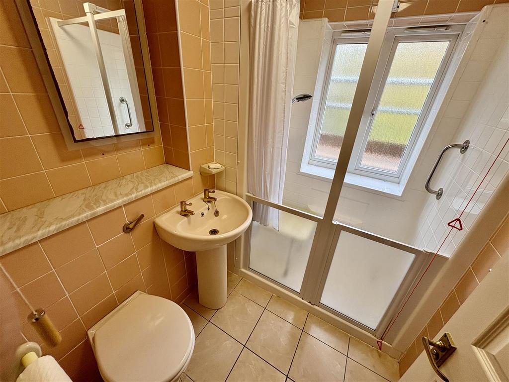 Adapted Shower Room