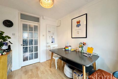 3 bedroom terraced house for sale, Cowdray Way, Hornchurch, RM12
