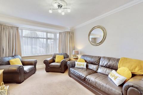 4 bedroom semi-detached house for sale, Gledwood Gardens, Hayes UB4