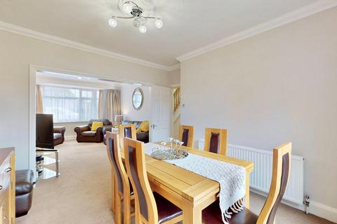 4 bedroom semi-detached house for sale, Gledwood Gardens, Hayes UB4