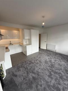 2 bedroom flat to rent, Gassiot Road, SW17