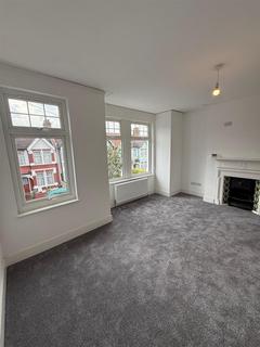 2 bedroom flat to rent, Gassiot Road, SW17