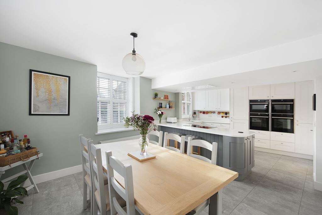 Kitchen/Dining