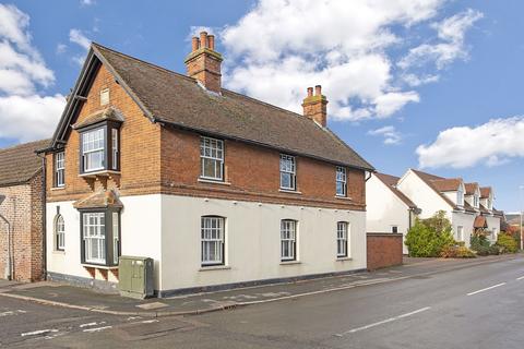 Swan Court, Cambs PE19
