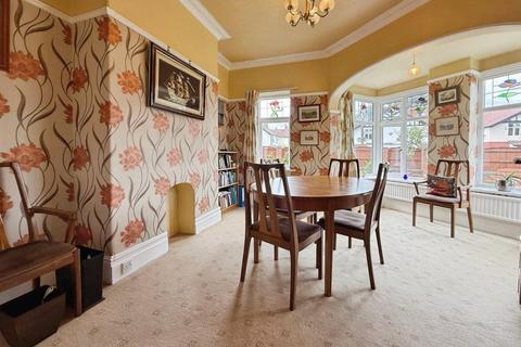 4 bedroom detached house for sale, Holly Road, Bramhall