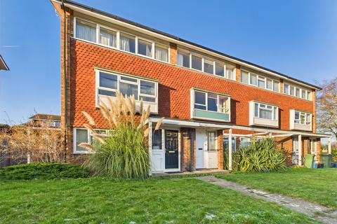 2 bedroom apartment to rent, Simpson Road, Surrey