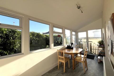 5 bedroom end of terrace house to rent, Trevethan Road, Falmouth