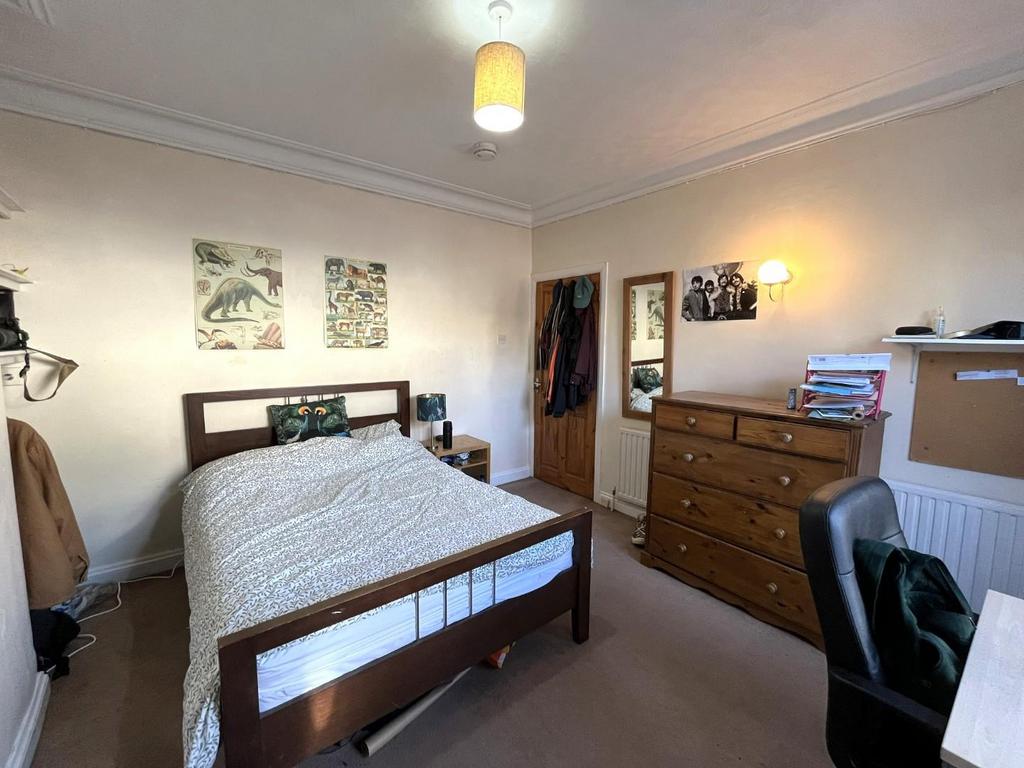 Bedroom 1 (1)