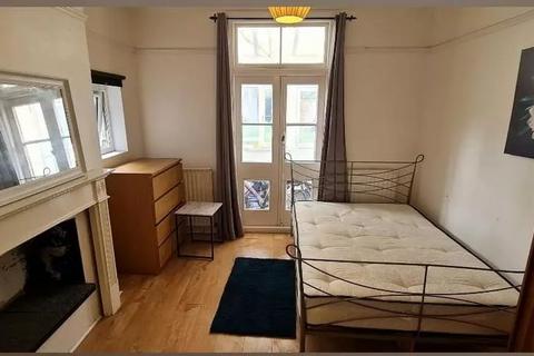 1 bedroom in a house share to rent, Hillingdon Hill, Uxbridge UB10
