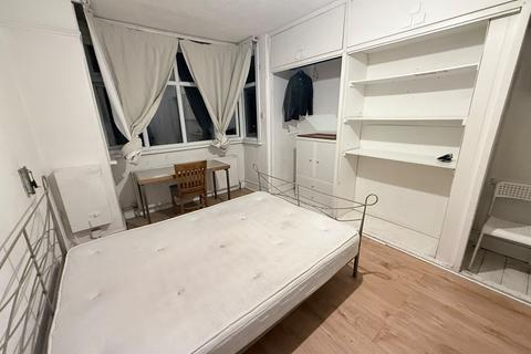 1 bedroom in a house share to rent, Hillingdon Hill, Uxbridge UB10