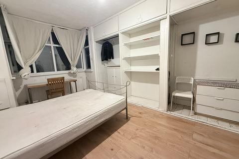 1 bedroom in a house share to rent, Hillingdon Hill, Uxbridge UB10