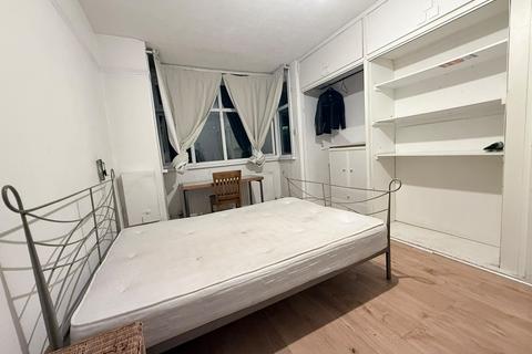 1 bedroom in a house share to rent, Hillingdon Hill, Uxbridge UB10
