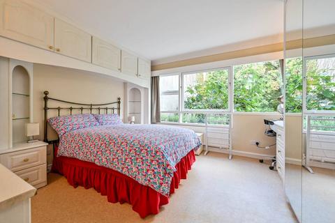2 bedroom flat to rent, Parkleys, Ham, Richmond, TW10