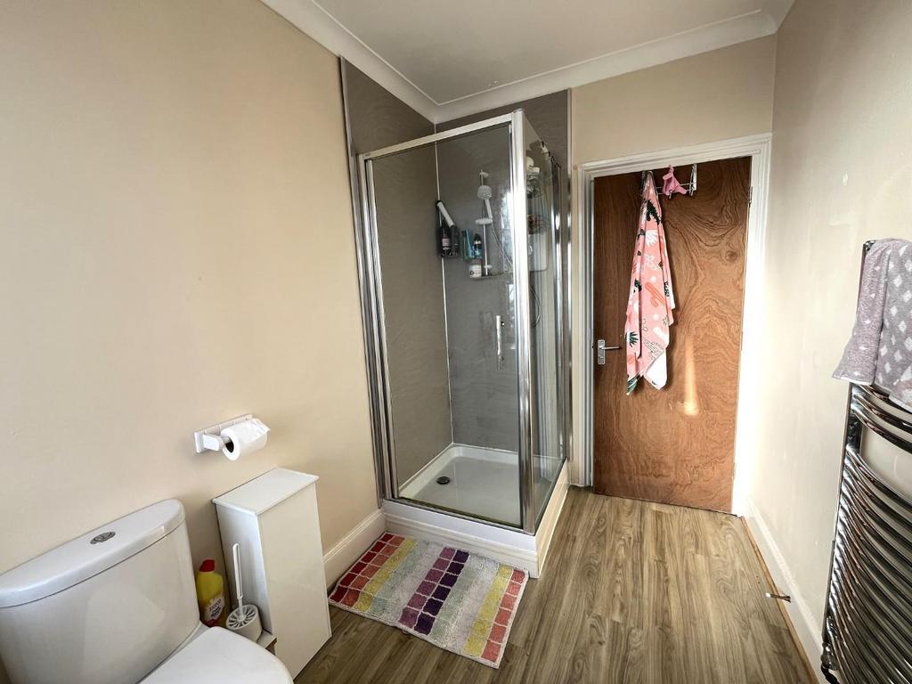 Shower Room (1)