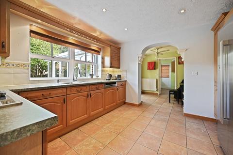 4 bedroom detached house for sale, Lawson Walk, Carshalton
