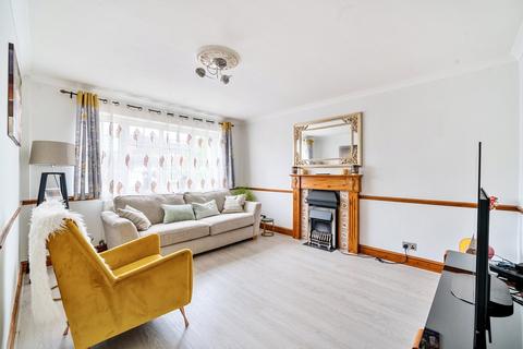 4 bedroom terraced house to rent, Roseacre Close, Shepperton, TW17