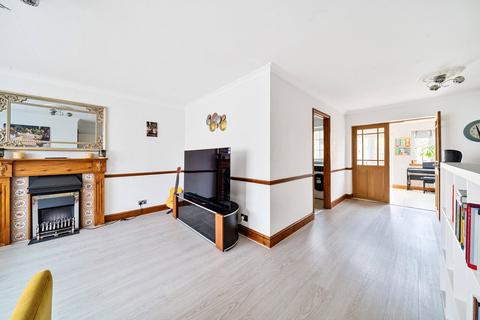 4 bedroom terraced house to rent, Roseacre Close, Shepperton, TW17