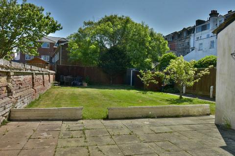 2 bedroom ground floor flat for sale, Sea Road, Bexhill-on-Sea, TN40