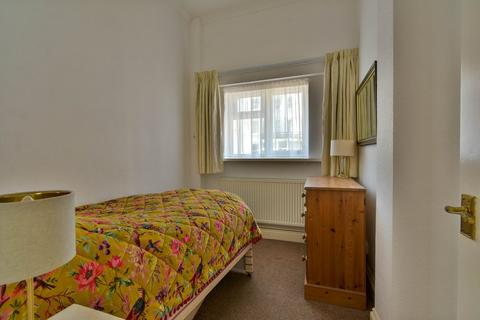 2 bedroom ground floor flat for sale, Sea Road, Bexhill-on-Sea, TN40