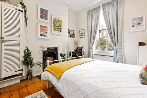3 bedroom flat to rent, Stockwell Road, London SW9