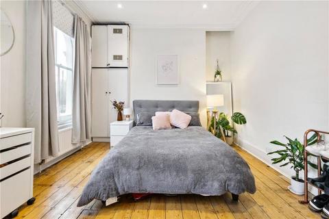 3 bedroom flat to rent, Stockwell Road, London SW9