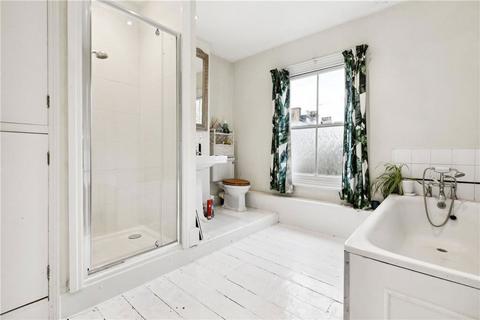 3 bedroom flat to rent, Stockwell Road, London SW9