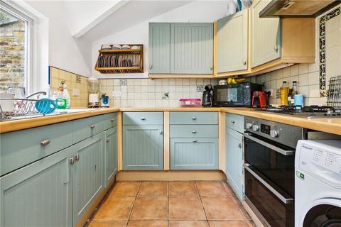 3 bedroom flat to rent, Stockwell Road, London SW9