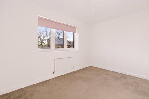 3 bedroom semi-detached house for sale, Daffodil Road, Worthing, West Sussex, BN13