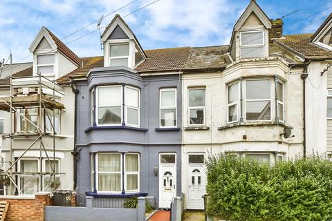 3 bedroom terraced house to rent, Hatfeild Road Margate CT9