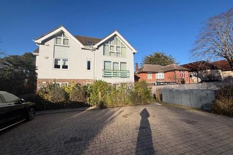2 bedroom flat to rent, First Floor, Two Double Bedroom Flat Located In Penn Hill