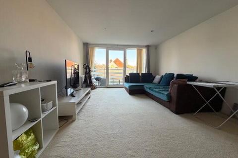 2 bedroom flat to rent, First Floor, Two Double Bedroom Flat Located In Penn Hill