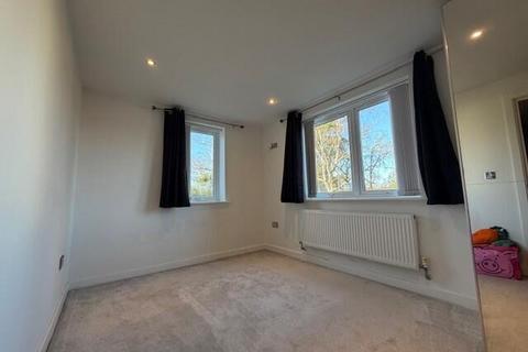 2 bedroom flat to rent, First Floor, Two Double Bedroom Flat Located In Penn Hill