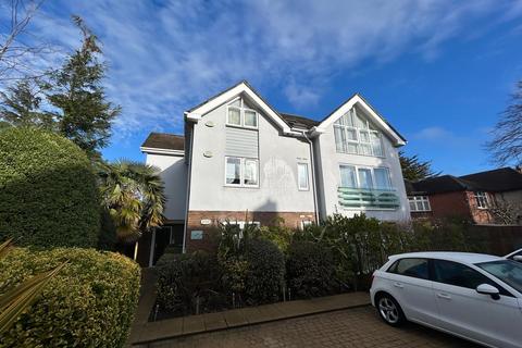 2 bedroom flat to rent, First Floor, Two Double Bedroom Flat Located In Penn Hill