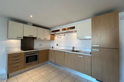 2 bedroom flat to rent, First Floor, Two Double Bedroom Flat Located In Penn Hill