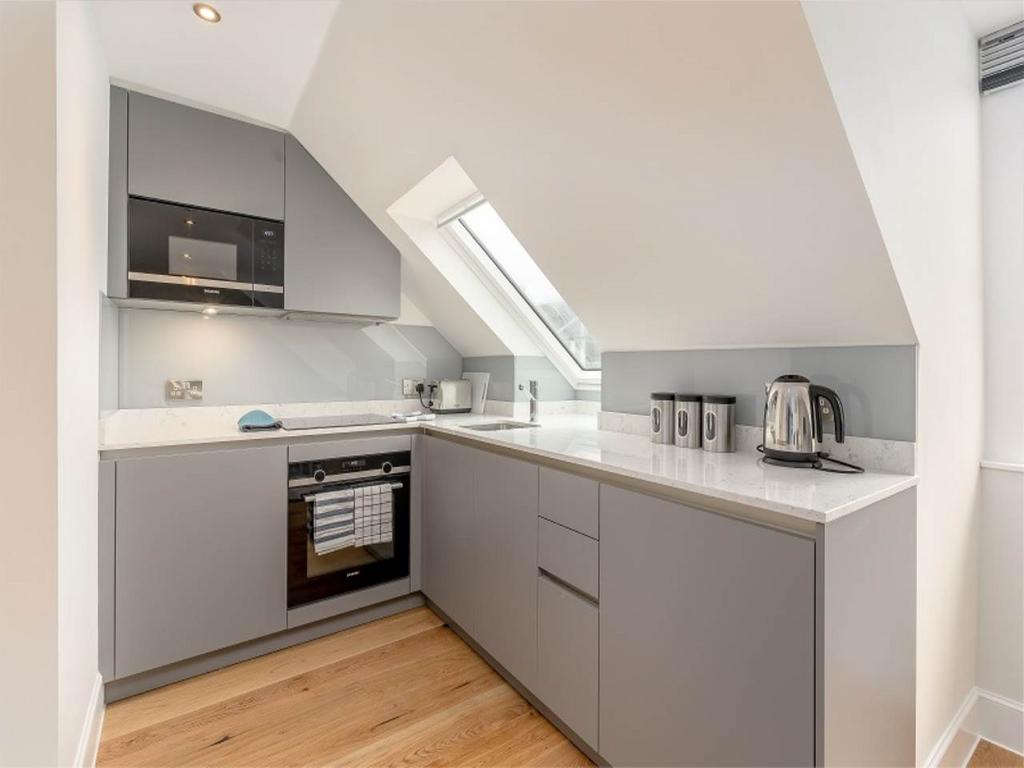 45542 Flat 8 005