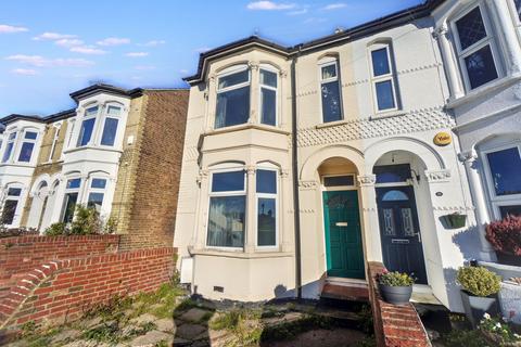 3 bedroom end of terrace house for sale, Queens Road, High Wycombe HP13