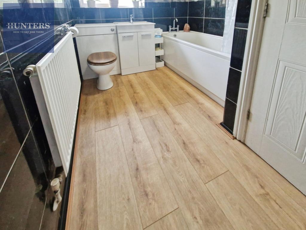 Pbox-bathroom-329646.jpg