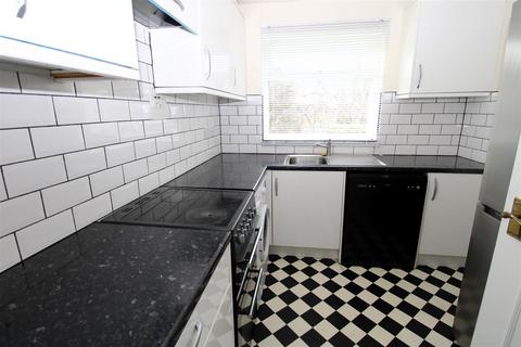 1 bedroom flat for sale, Beauchamp Road, London
