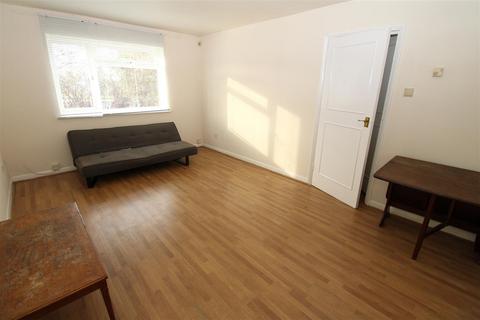 1 bedroom flat for sale, Beauchamp Road, London