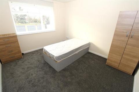 1 bedroom flat for sale, Beauchamp Road, London