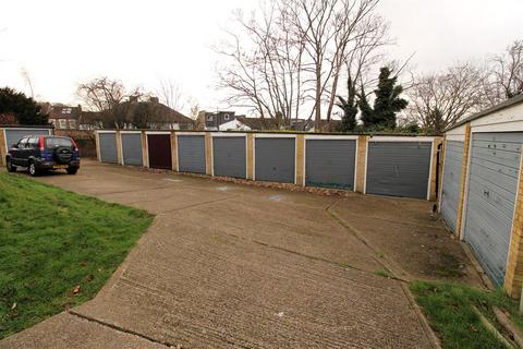 1 bedroom flat for sale, Beauchamp Road, London, SE19