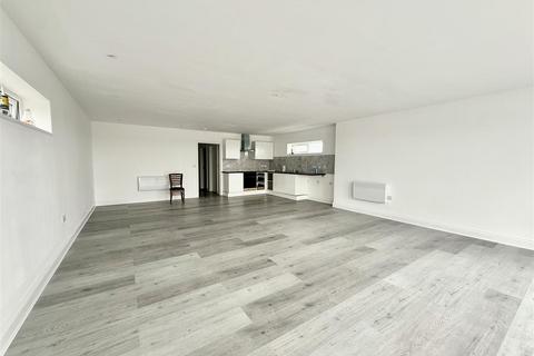 2 bedroom penthouse to rent, Elm Road, Canvey Island