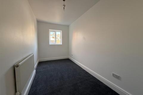 2 bedroom apartment to rent, Newport Road, Cardiff CF24