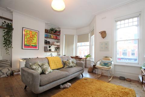 1 bedroom apartment to rent, Topsfield Parade, Tottenham Lane, Crouch End, London, N8