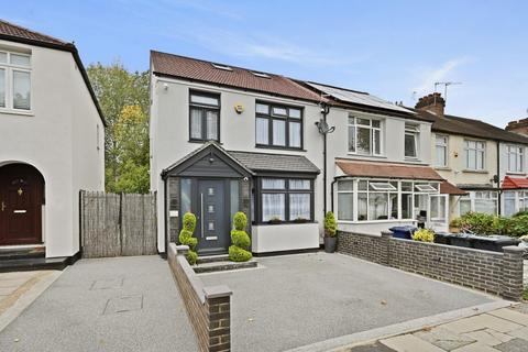 4 bedroom end of terrace house for sale, Queens Avenue, Greenford