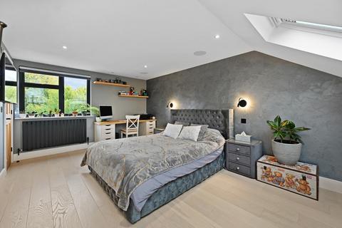 4 bedroom end of terrace house for sale, Queens Avenue, Greenford