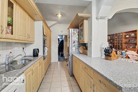 4 bedroom semi-detached house for sale, Crystal Avenue, Hornchurch
