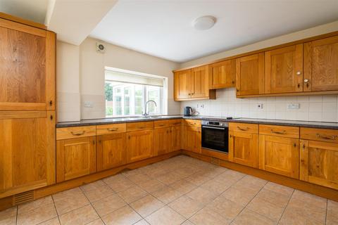 3 bedroom semi-detached house to rent, Danford Lane, Solihull