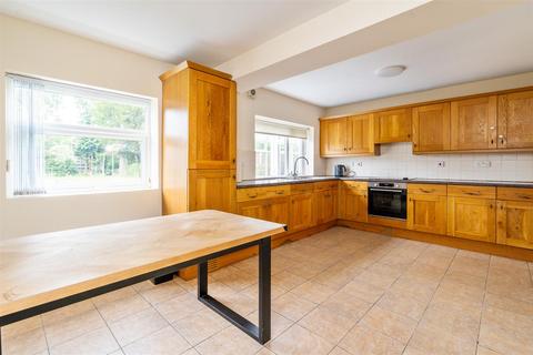 3 bedroom semi-detached house to rent, Danford Lane, Solihull